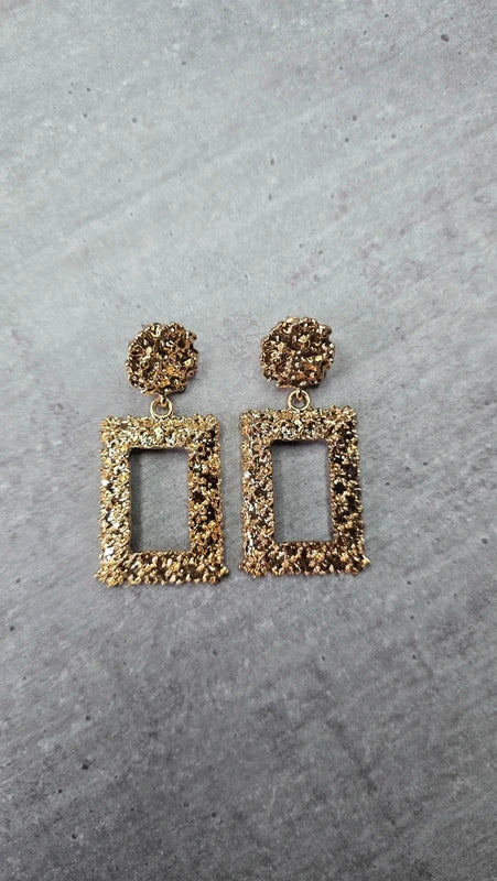 Boucles d'oreilles rectangle - effet granite texturé - couleur doré or légère - neuf