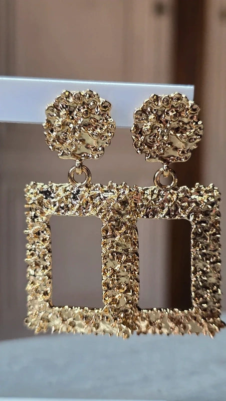 Boucles d'oreilles rectangle - effet granite texturé - couleur doré or légère - neuf
