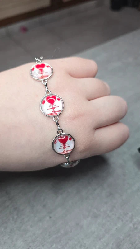 bracelet neuf - fait main - chaine argenté blanc rouge motif coeur avec cabochons - pour femme ou fille - ajustable