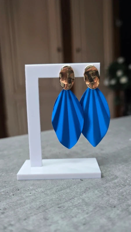 Boucles d'oreilles neuf - effet plissée doré bleu vif électrique mate - pendante longue légère