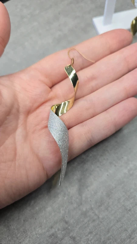 Boucles d'oreilles - neuf - doré argenté paillettes torsade - chic tendance - légère pendante longue