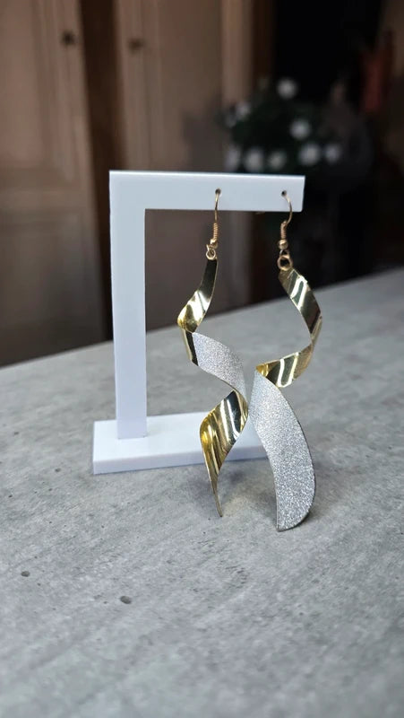 Boucles d'oreilles - neuf - doré argenté paillettes torsade - chic tendance - légère pendante longue