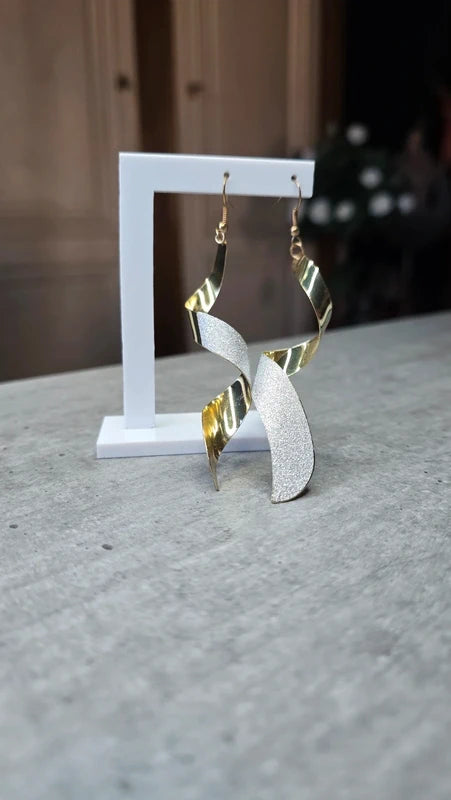 Boucles d'oreilles - neuf - doré argenté paillettes torsade - chic tendance - légère pendante longue