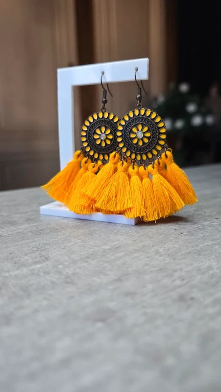 boucles d'oreilles - neuf - mandala pompons strass - jaune violet corail - style amérindien légère pendante