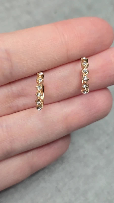 Boucles d'oreilles neuf - doré argenté strass - type petite créole - chic tendance légère