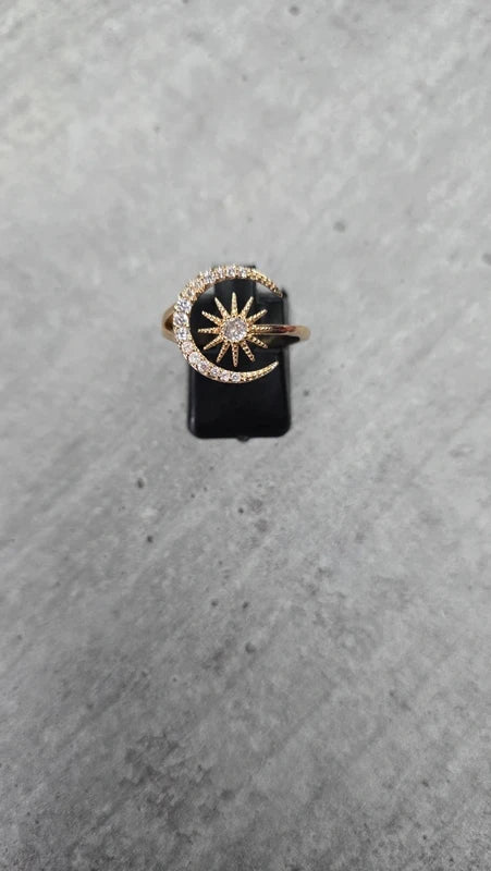 Bague neuf - doré argenté - strass lune soleil - taille ajustable - tendance