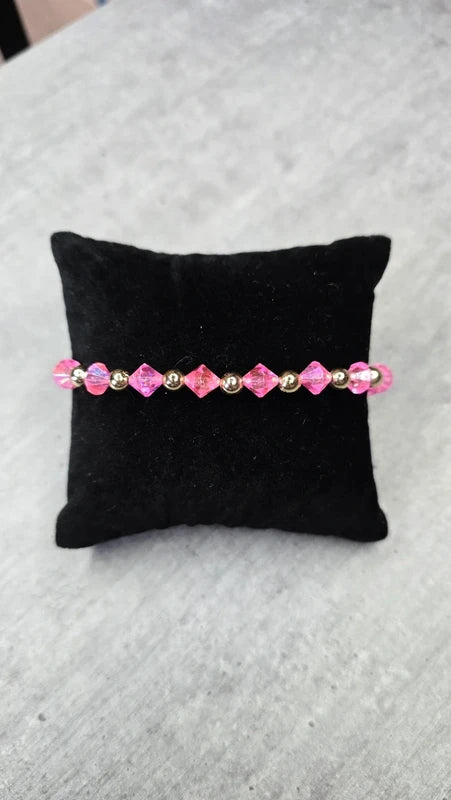 bracelet - neuf - fait main - femme ou fille - perles rose brillante doré