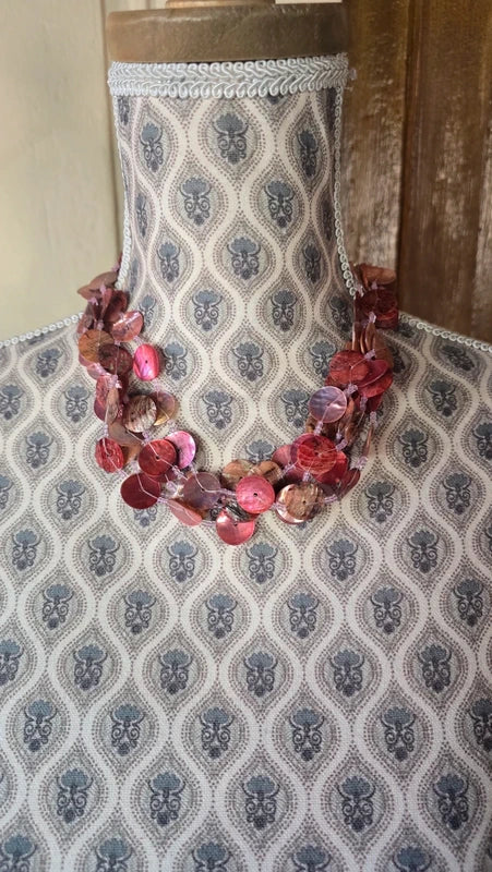 Collier vintage - neuf - perles nacre reflet irisé- vert ou rose - coquillage - multi rangs cascade - bohème chic
