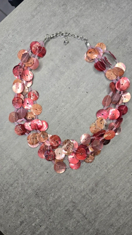 Collier vintage - neuf - perles nacre reflet irisé- vert ou rose - coquillage - multi rangs cascade - bohème chic