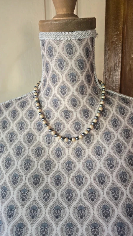 collier vintage - effet perles de culture blanche et gris nacré - chic élégant