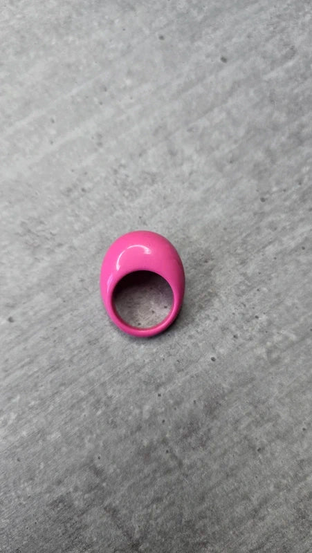 bague vintage - large bombée - pop art rétro années 90 2000 - rose fuchsia