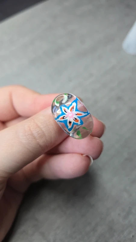 bague vintage - neuf - large bombée - pop art rétro années 90 2000 - motifs fleur colorée translucide
