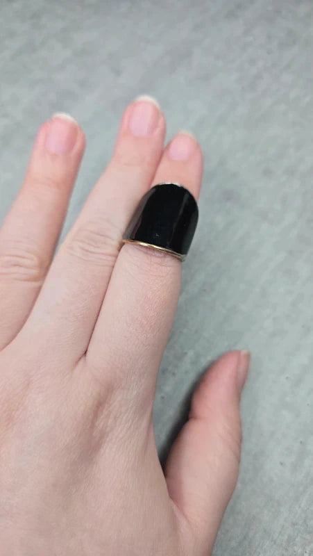 bague large - noir laquée brillant - monture argenté - effet laqué - taille 19 mm