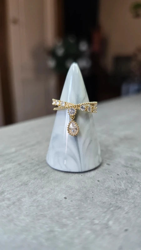 bague - neuf - doré argenté - effet diadème princesse - strass pampille charms pendentif goutte brillant - chic