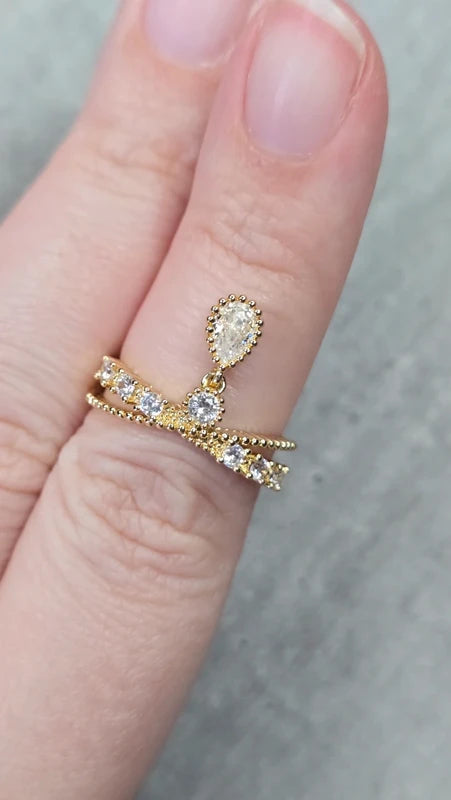 bague - neuf - doré argenté - effet diadème princesse - strass pampille charms pendentif goutte brillant - chic