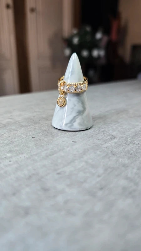 bague - doré - style luxe - strass brillant pampille charms breloque pendentif rond scintillant - chic