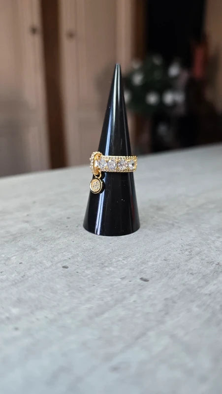 bague - doré - style luxe - strass brillant pampille charms breloque pendentif rond scintillant - chic