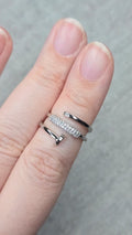 bague effet luxe - argenté ou or rose - strass argenté - style clou - chic - acier inoxydable