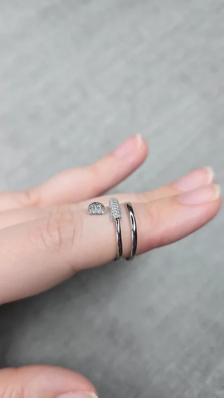 bague effet luxe - argenté ou or rose - strass argenté - style clou - chic - acier inoxydable