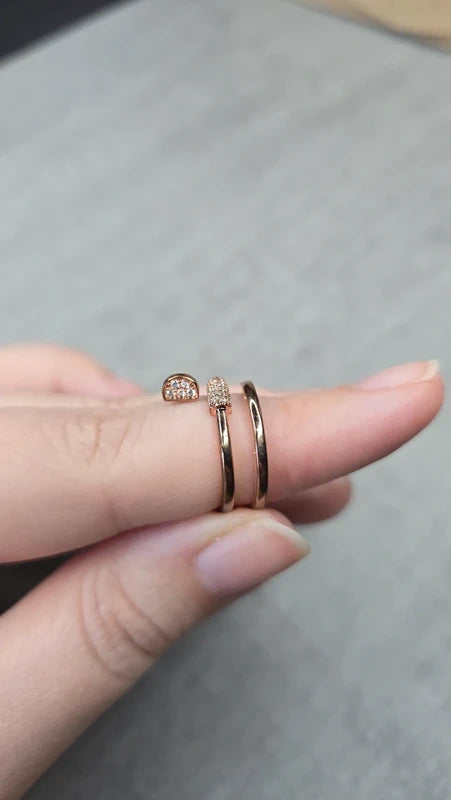 bague effet luxe - argenté ou or rose - strass argenté - style clou - chic - acier inoxydable