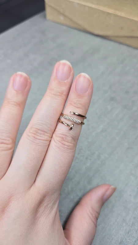 bague effet luxe - argenté ou or rose - strass argenté - style clou - chic - acier inoxydable