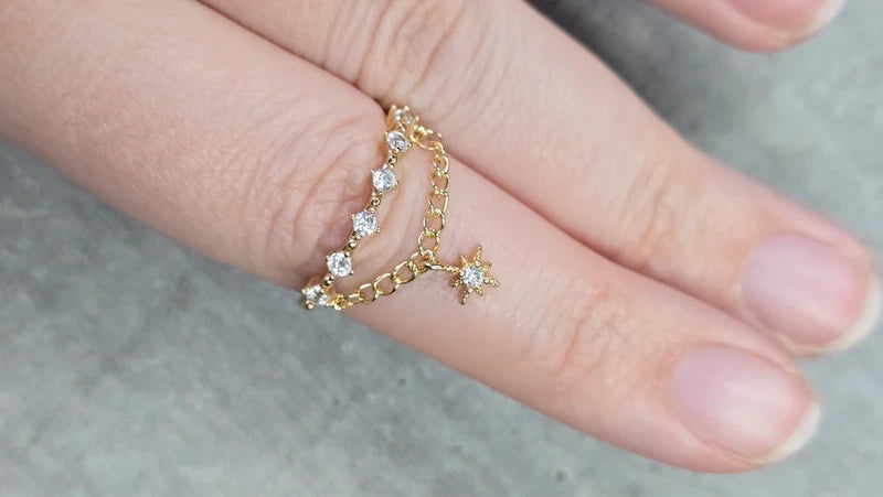 bague - neuf - doré strass argenté - chaine et pampille breloque charms étoile - chic moderne - ajustable