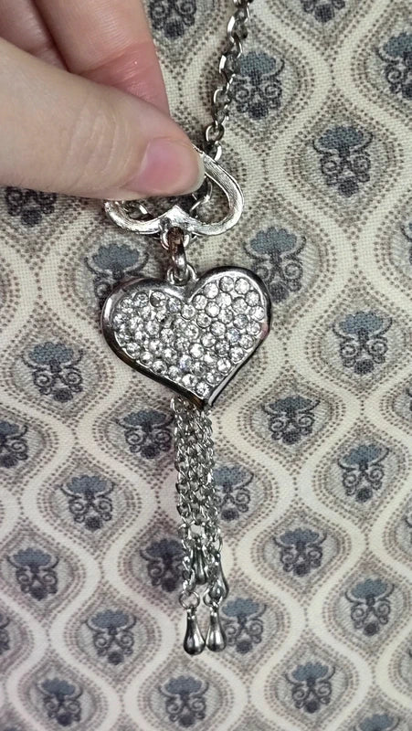 collier vintage - neuf - chaine argenté - pendentif double coeur brillants strass pampilles