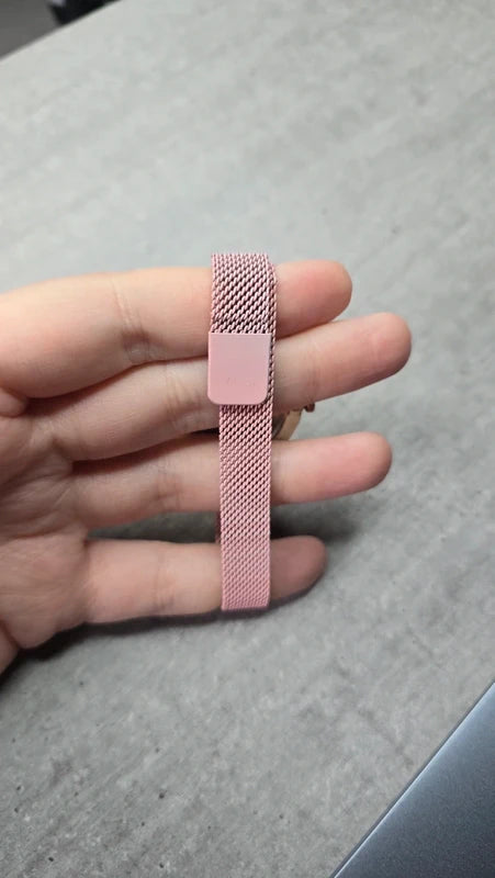 montre - neuf - or rose cristaux scintillant - cadran facetté - bracelet maille aimanté - inspiration luxe