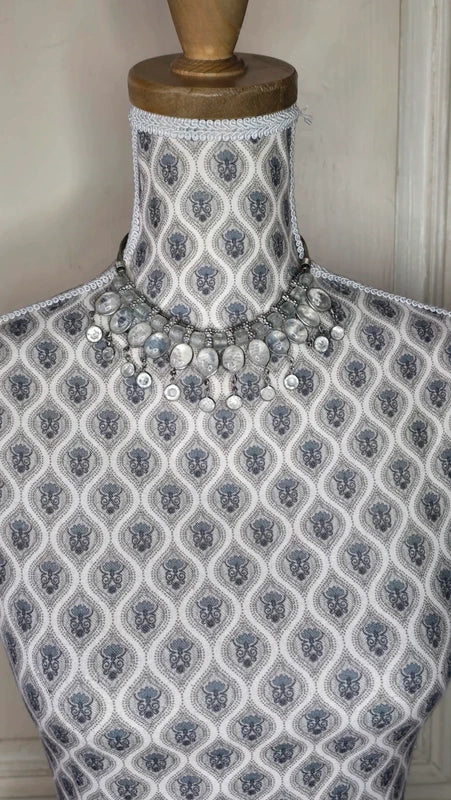 collier plastron vintage - neuf - argenté - pierres perles effet marbré opaque pampilles transparent - chic