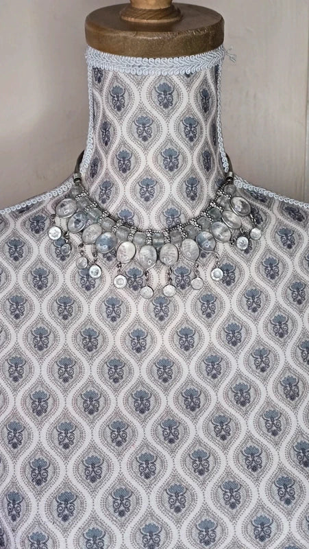 collier plastron vintage - neuf - argenté - pierres perles effet marbré opaque pampilles transparent - chic