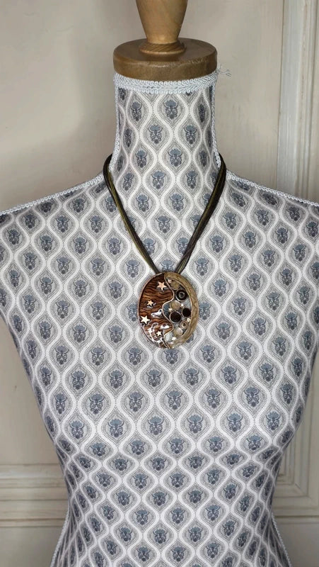 collier vintage - neuf - marron vert kaki - pendentif nacré étoiles pierres strass chocolat - chic