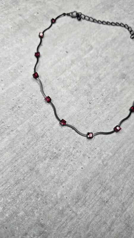 collier ras de cou vintage - neuf - noir pierres strass rouges ou argentés brillants - Y2K