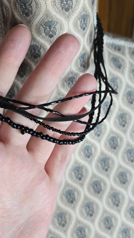 Collier - neuf - multi rangs perles noir brillantes cordon effet daim - moderne casual urbain