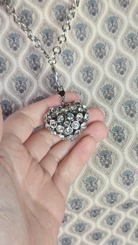 Collier vintage - neuf - chaine argenté - pendentif coeur pavé de strass pierres brillantes - amovible