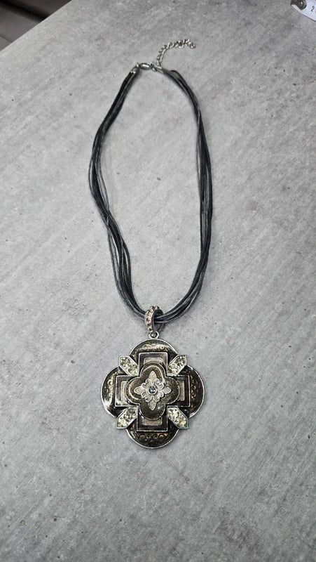 collier vintage - neuf - pendentif style baroque - marron bronze noir - pierres strass fleurs