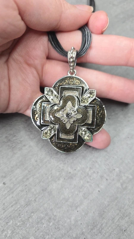 collier vintage - neuf - pendentif style baroque - marron bronze noir - pierres strass fleurs