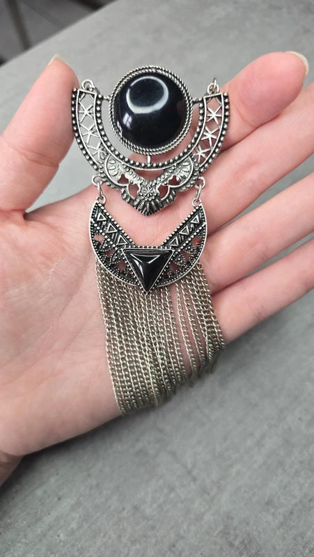 collier sautoir - neuf - chaine argenté - pendentif pierre noir effet onyx - texturé gravé travaillé - chic