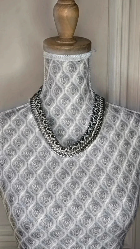collier plastron - multi chaine - doré tresse gris noir blanc - perles métallique - rangée de strass
