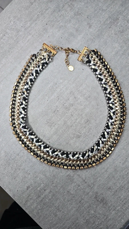 collier plastron - multi chaine - doré tresse gris noir blanc - perles métallique - rangée de strass