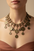 collier vintage - doré vieilli - travaillé - pièces Queen Elizabeth the second  - rare - chic élégant