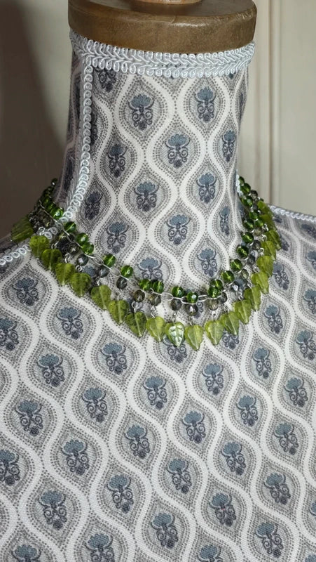 collier vintage - neuf - double rang - pendentif feuille verte bohème - perles facetté - chaine argentée