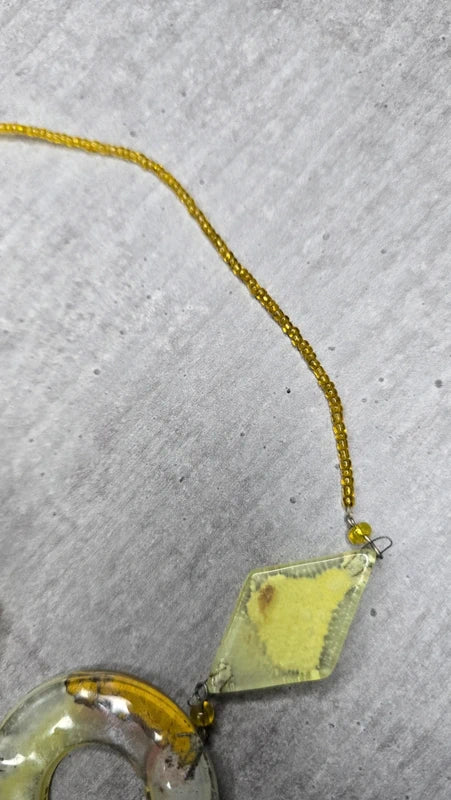 collier rare - original - verre soufflé vert jaune - artistique - perle jaune - artisanal