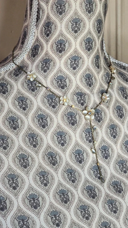 collier vintage - forme y - chaine argenté doré - pendentif fleurs perles strass blanc nacré - chic élégant