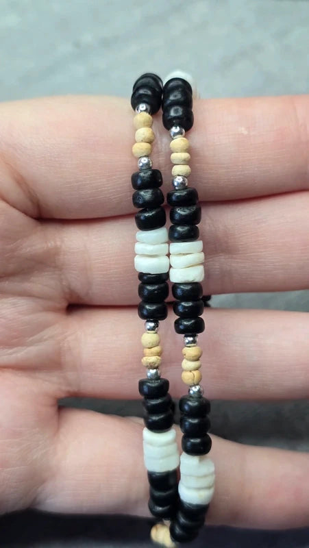 collier vintage - neuf - pierre effet naturelle - perle bois noir blanc beige argenté - style 90' mixte