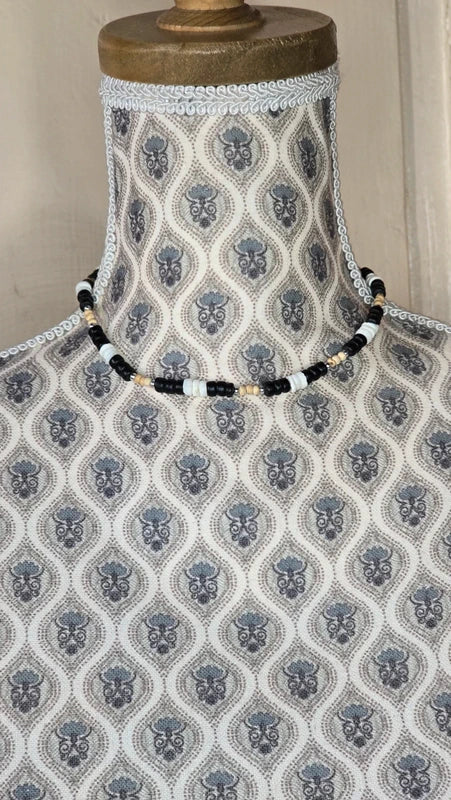 collier vintage - neuf - pierre effet naturelle - perle bois noir blanc beige argenté - style 90' mixte