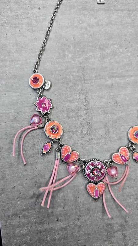 collier - neuf - marque d'ANA - chaine argenté acier inoxydable - perles pierres strass coeur pendentif émaille pampille - rose corail