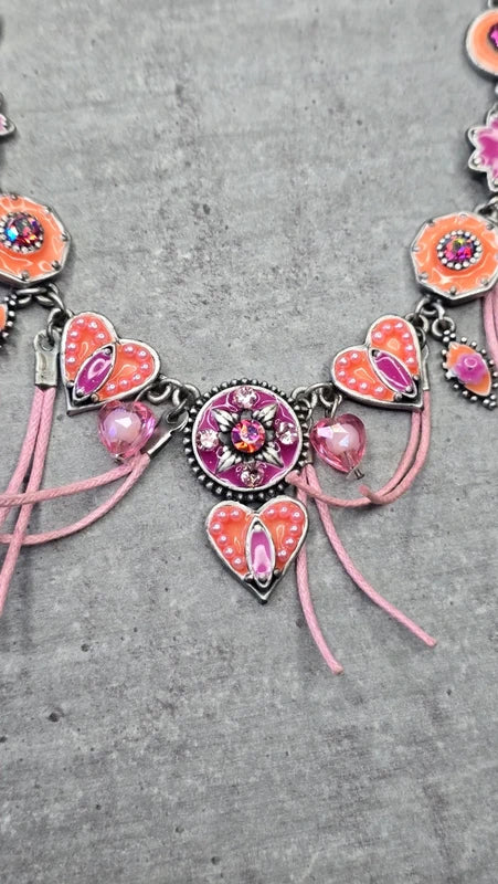 collier - neuf - marque d'ANA - chaine argenté acier inoxydable - perles pierres strass coeur pendentif émaille pampille - rose corail