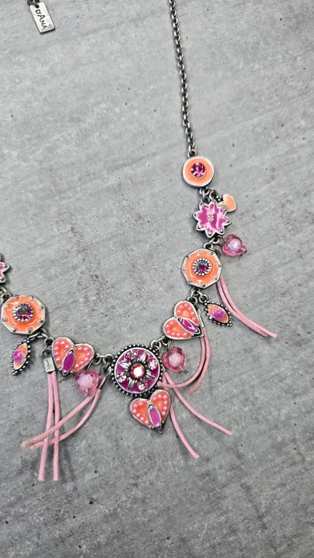 collier - neuf - marque d'ANA - chaine argenté acier inoxydable - perles pierres strass coeur pendentif émaille pampille - rose corail