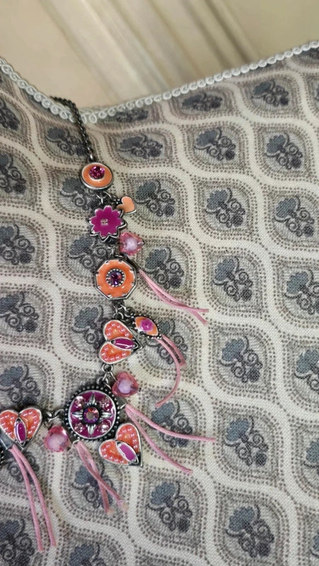 collier - neuf - marque d'ANA - chaine argenté acier inoxydable - perles pierres strass coeur pendentif émaille pampille - rose corail