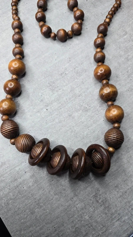Lot collier + bracelet vintage - bois marron - perles sculpté - anneau - bohème ethnique - volume